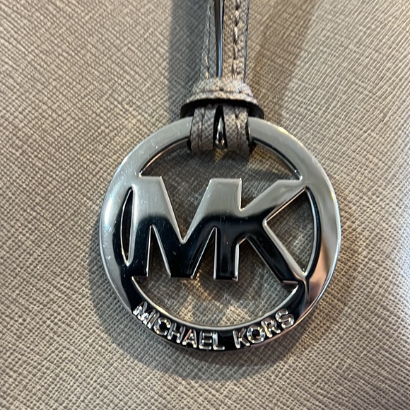 Michael Kors gray handbag with strap. Great condition 12 1/2 by 9 1/2 when close - Picture 3 of 11